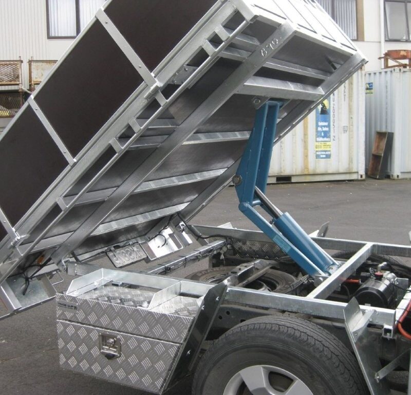 navara-tipper